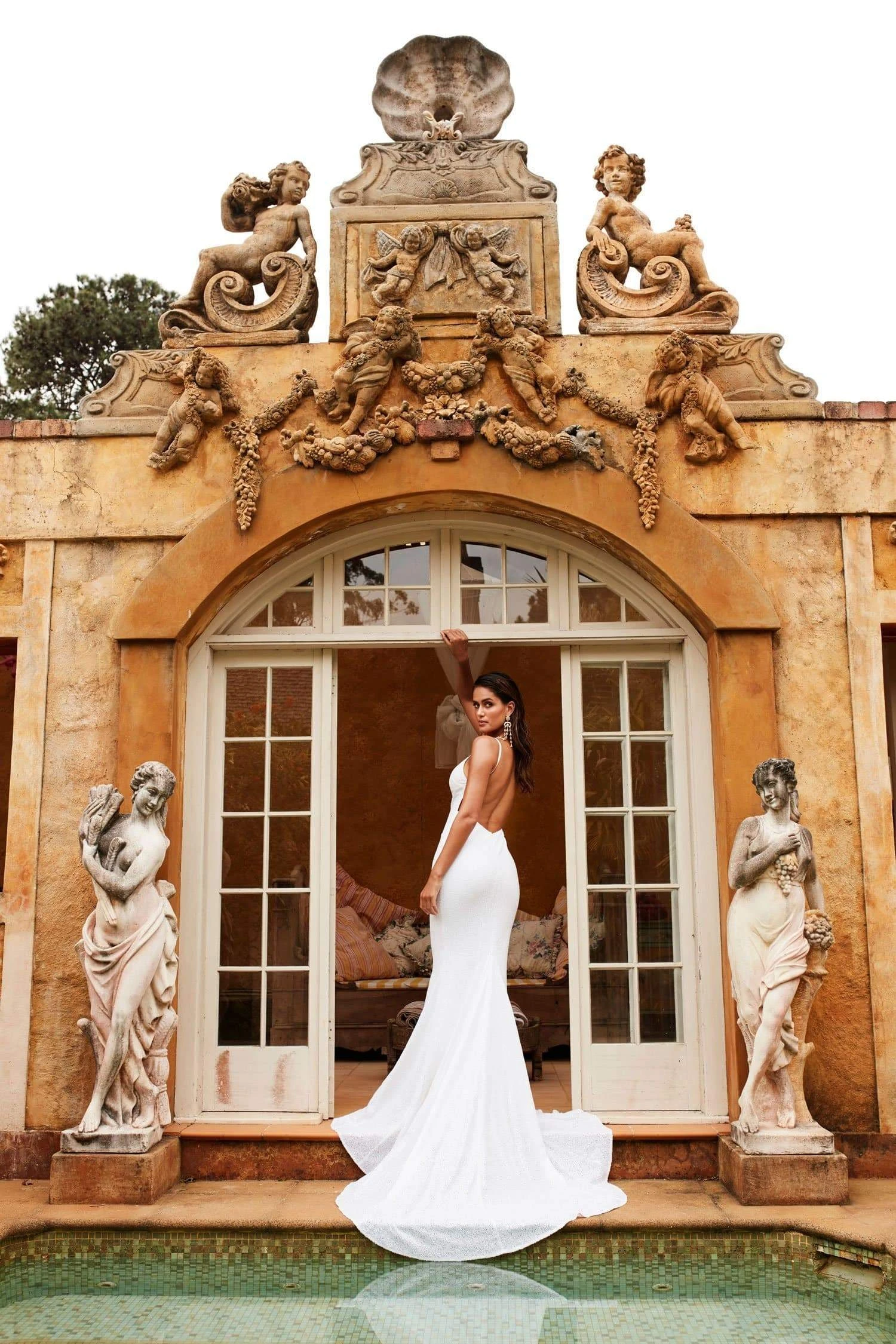 Yassmine Luxe - White 6 Yassmine Luxe - White - Image 4