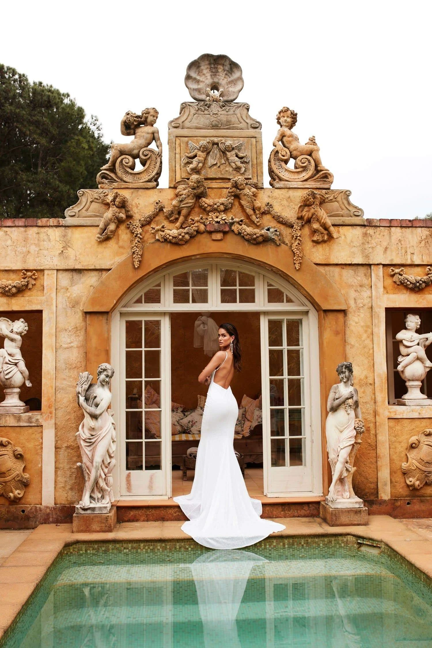 Yassmine Luxe - White 7 Yassmine Luxe - White - Image 5