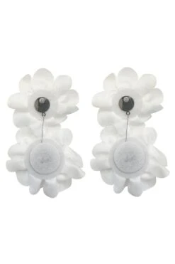 Meghan White Flower Drop Earrings -A L’Amour The Label earrings88 5bd2f22b e33f 442a 902b 9e29fb50dbdf